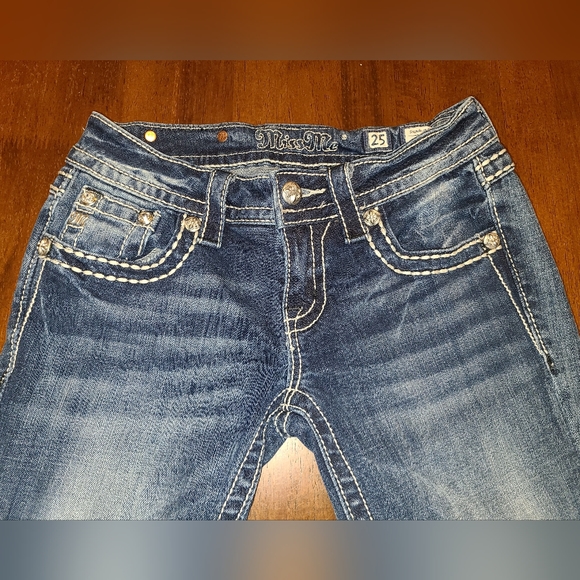 Miss Me Signature Capri Size 25 - Picture 6 of 10